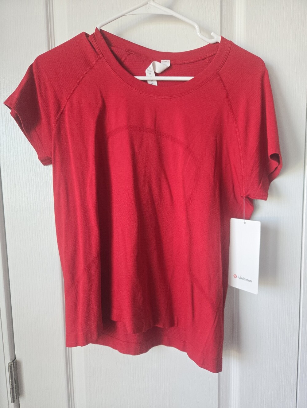 lululemon athletica Women’s Red Short Sleeve Swiftly Tech 2.0 sz 12 NWT